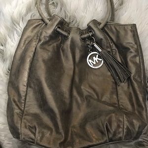 Michael kors tote